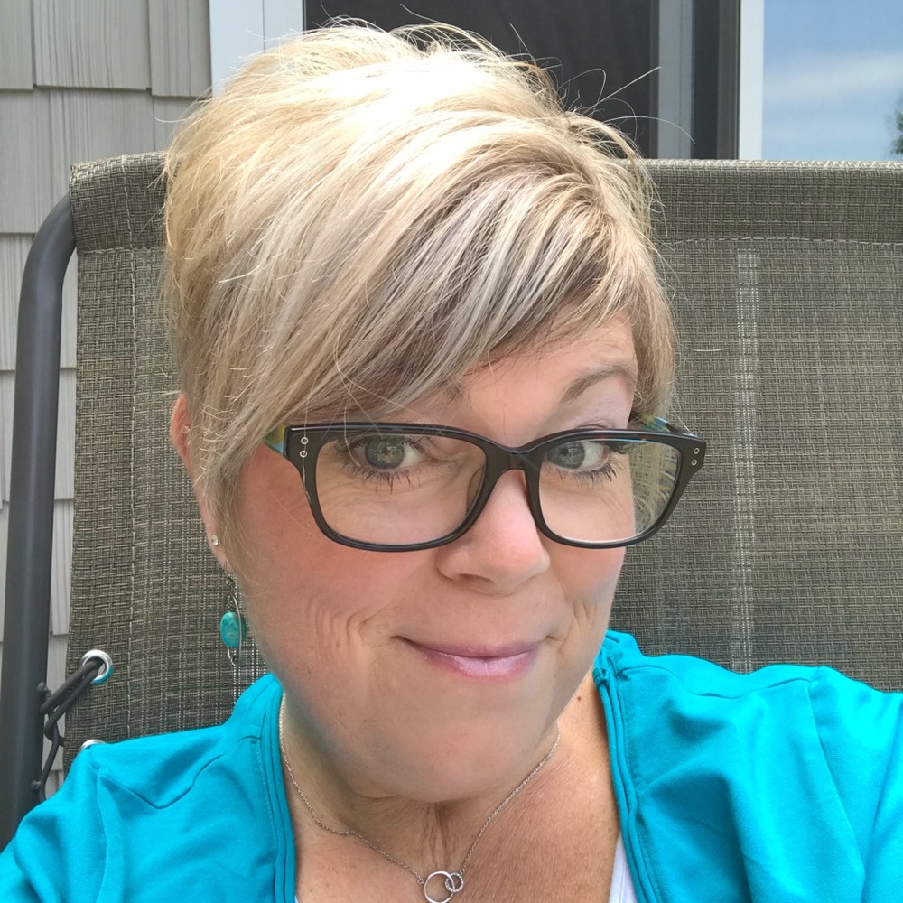 Meet your Posher, Debbie